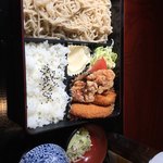 もちづき - そば弁当880円