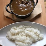 Tree House 肉バル ジャックトマメノキ - 牛すじ煮込みカレーwithグリルビーフ@1,200円