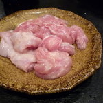 わらおうや - ネック