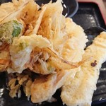 はなび - 天ぷら食べ放題は黒いお皿で！