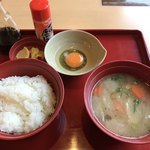 Joifuru - 豚汁朝食、生たまご