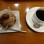 ラグノオ - ケーキセット500円  
            コーヒーおかわり自由