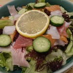 みほり峠 - 別注文の海鮮サラダ。