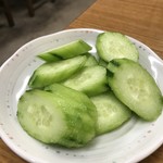 スタミナとん - 塩味が効いた！きゅうりのお漬物。美味しいよ