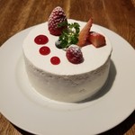 セバスチャン - ホワイトチョコレートといちごのショートケーキ
