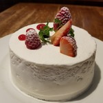 セバスチャン - ホワイトチョコレートといちごのショートケーキ