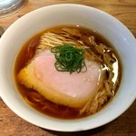ラーメン屋 トイ・ボックス - 「醤油ラーメン」750円