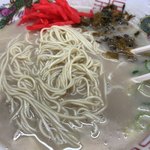 博多ラーメン 山桜 - 替え玉後味変の紅生姜➕高菜投入