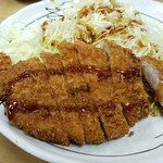 とんかつ いもや - ソース掛け後