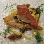 リストランテ サクラ - 銚子産金目鯛　ホワイトアスパラガス　きのこ入りスクランブルエッグ