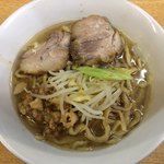 ラーメン二郎 - ラーメン 750円　麺半分・ヤサイちょっと・アブラちょっと・ニンニクで