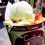 バンビクレープ - ストロベリーチーズケーキにバニラアイス。