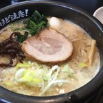 ゴル麺。 - 豚骨醤油ラーメン(780円)