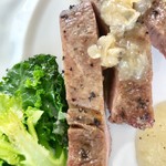 コンヴィヴィアリテ・イチノセ - 炭火焼きでグリルしてます【料理】