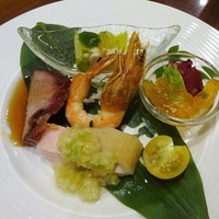 萬珍樓 本店 - 麒麟前菜盛り合わせ