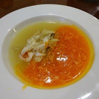 萬珍樓 本店 - 蟹卵とキノコのふかひれスープ