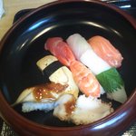 Uokura - お寿司のアップ。