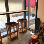 サンドイッチ クラブ - 店内様子。可愛らしいストーブは、前の職場の方から頂いたと店主様がお話してくれました。