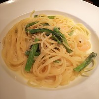 ビストロボンノ - 海老とほうれん草のクリームスパゲッティ