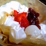 オレンジカウンティ 本店 - “生クリーム、イチゴ、白玉、あずき(500円)”