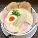 ラーメン家 みつ葉 - 豚ＣＨＩＫＩしょうゆチャーシューメン