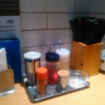 麺屋一燈 - 卓上調味料