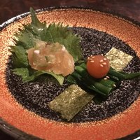 十二社通り 地鶏焼とりや - 逸品料理。綺麗な盛り付けと美味しいお味