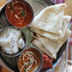 Doruga Maharu - 2種カレーセット（ラムカレー、豆カレー辛口）チーズナン