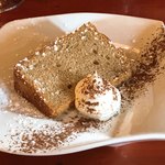 チベッタ - 食後のデザート（ランチのセットには含まれません）
      この日はコーヒーのシフォンケーキでした。ほんのり甘くちょっぴりほろ苦い、コーヒーにぴったりのケーキ♪