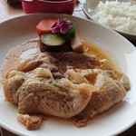 釧路倶楽部 - 【ポークの定食】1,350円 ポークもも肉のジンジャー焼き(ライス、サラダ、スープ、ドリンク付)