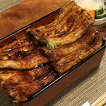町田 うなぎ流木 - インパクト絶大な“二鰻羽織重” 関東・関西二つの焼き方で飽きずに楽しめます！
