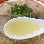 中華そば波 - そしてスープも秀逸✌