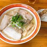 中華そば波 - チャーシュー麺（並）
