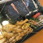 ヤムヤム - ピリ辛ホルモン弁当
      ＋60円でのり明太ごはんに変更