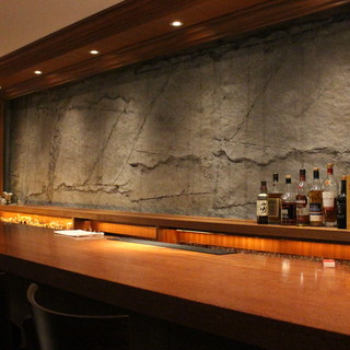 岩肌の表面を滴る水のように、ただそこにある至福の時間を…。