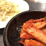 Kankokukatei Ryouri Yakiniku No Kinkai - 豆もやし＆白菜キムチ 各350yen