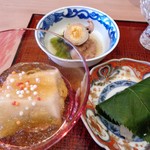 お料理 とみやま - ゴマ豆腐と鯛のこぶ〆