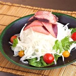 Okonomiyaki Teppan Yaki Tsurujirou - 淡路島の玉ねぎサラダ