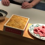 はらまさ - これから調理される、サマートリュフ、雲丹、和牛