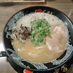 博多 一幸舎 博多デイトス店 - ラーメン