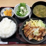 目利きの銀次 - 日替り定食（チキンステーキ）700円