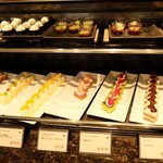 ブッフェアンドカフェ スロープサイドダイナー ザクロ - ケーキ