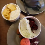 ブッフェアンドカフェ スロープサイドダイナー ザクロ - ジェラート、マカロン、フルーツゼリー