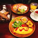 アンティーク ローズ - 五穀クロワッサンと朝食プレート