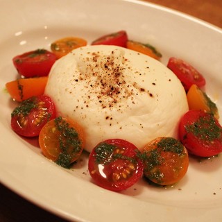 数量限定！イタリアから空輸で送られる超濃厚モッツァレラ！