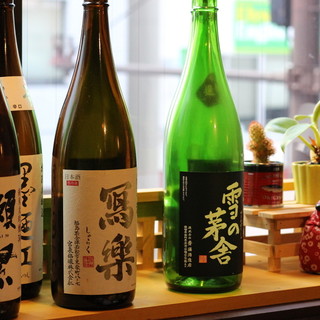 以日本酒為主，備有燒酒等40~50種飲品!