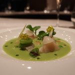 グランド ダイア - 春緑 グリンピースのソースに北海道産の帆立、そら豆