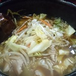 Futaba - 半野菜ラーメンと言う名の一人前なラーメン(18-03)