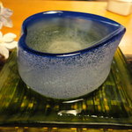 うなぎ屋酒坊・画荘 越後屋 - １合強とのとこでしたけど、２合弱じゃないかとおもうほど、たっぷり！わーい