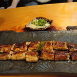 うなぎ屋酒坊・画荘 越後屋 - 蒲焼（関西風）、ちょっとこげた部分がまた絶妙、たまらない。